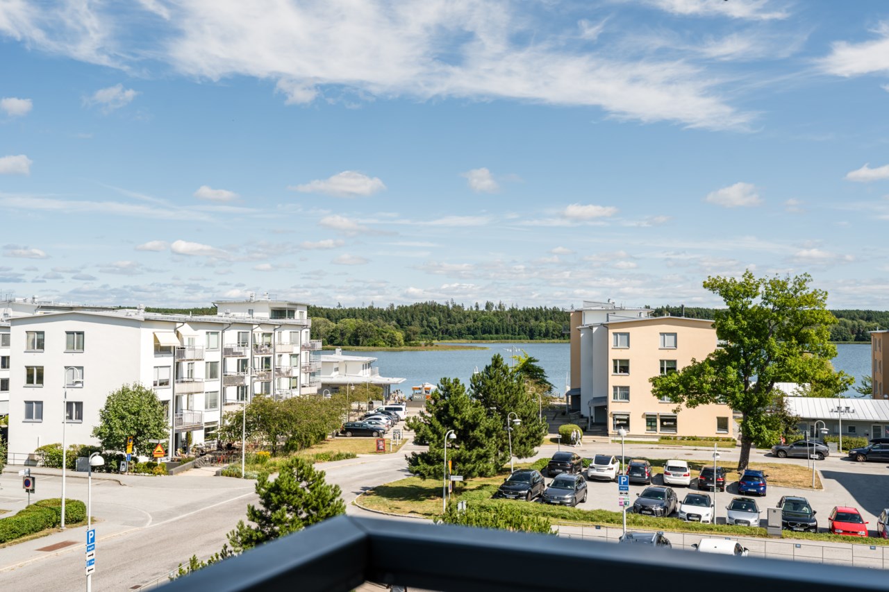 Catalinavägen 8