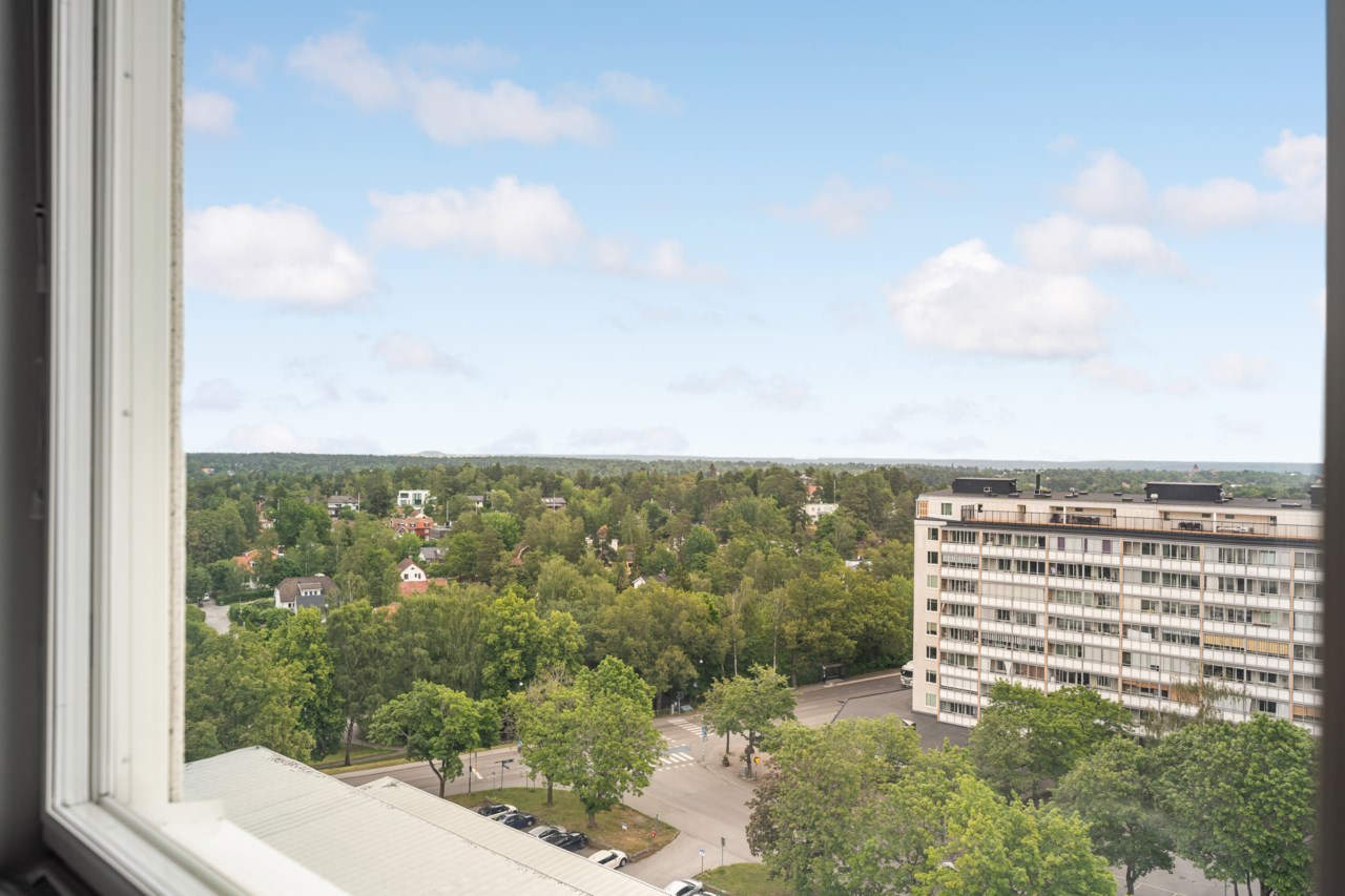 Mörbyhöjden 8