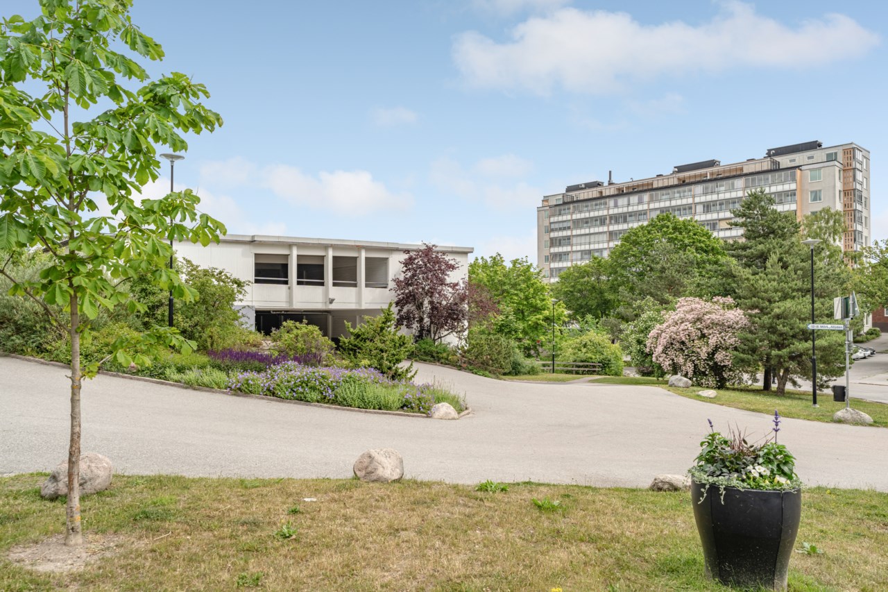 Mörbyhöjden 8