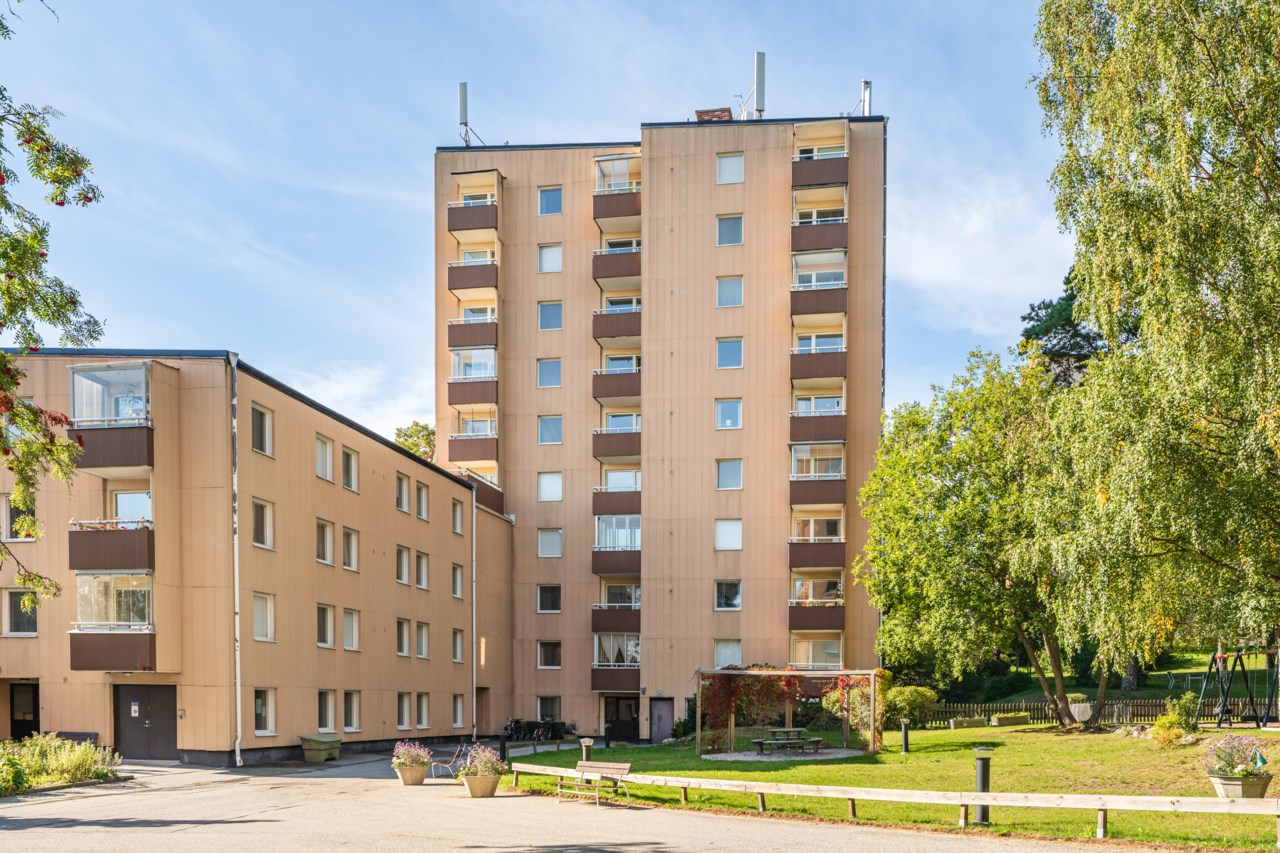 Hägernäsvägen 8