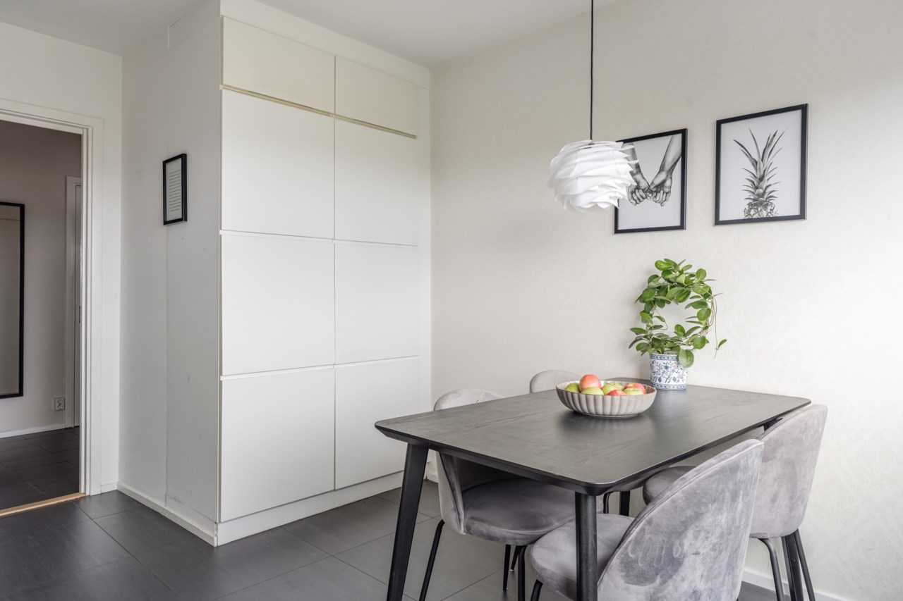 Kometvägen 23, högst upp