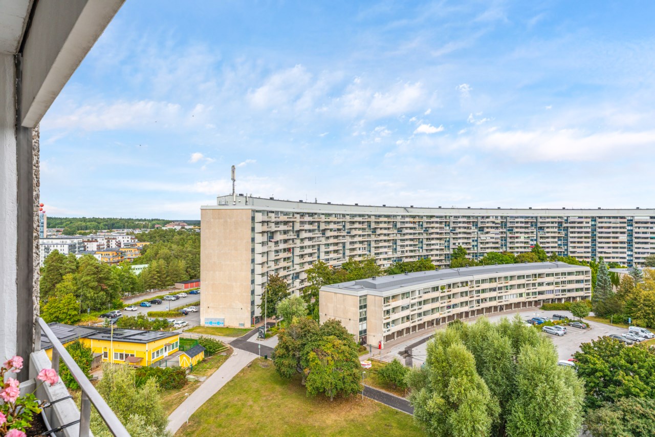 Kometvägen 23, högst upp