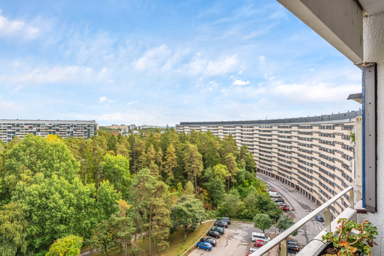 Kometvägen 23, högst upp