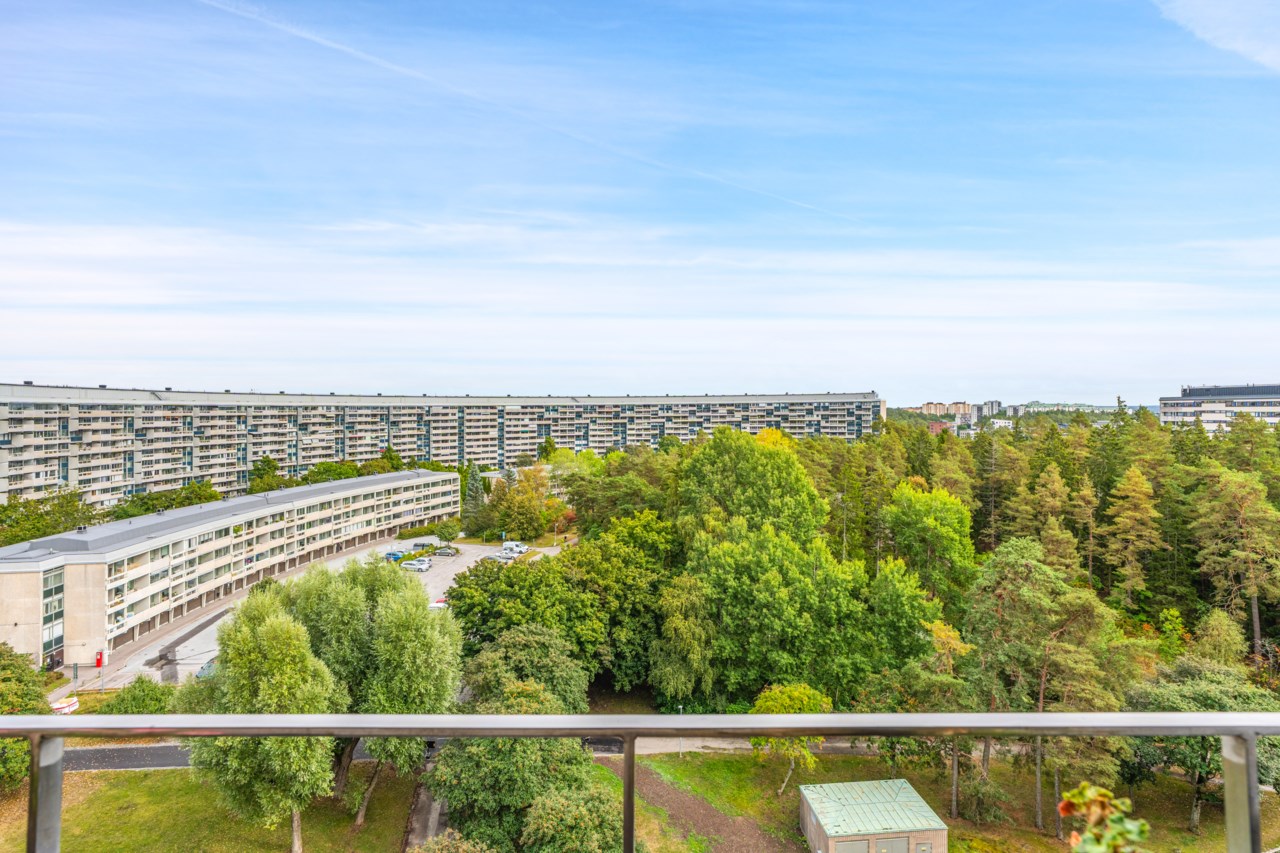 Kometvägen 23, högst upp