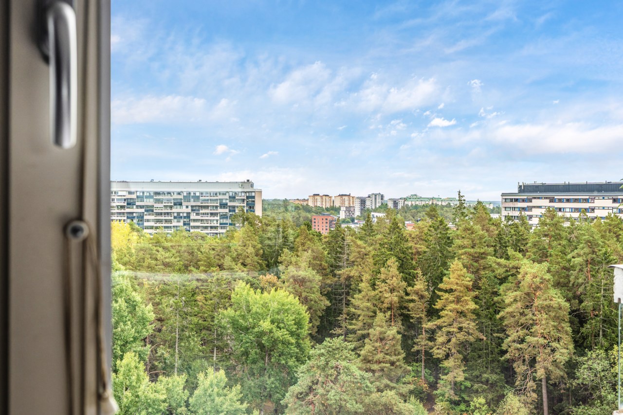Kometvägen 23, högst upp