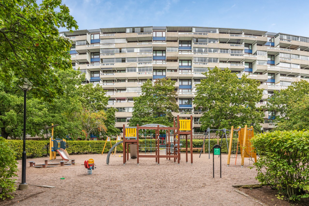 Kometvägen 23, högst upp