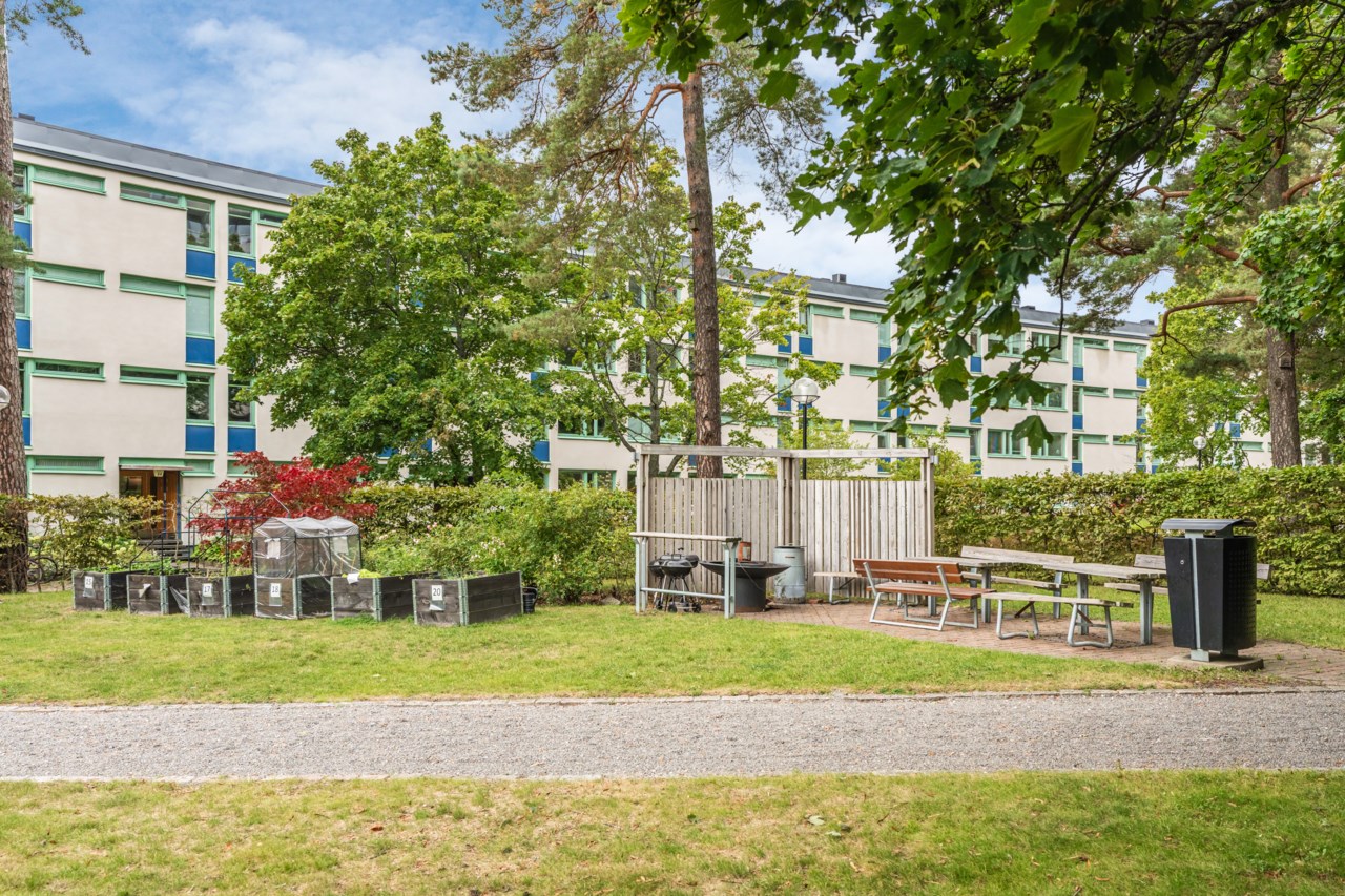 Kometvägen 23, högst upp