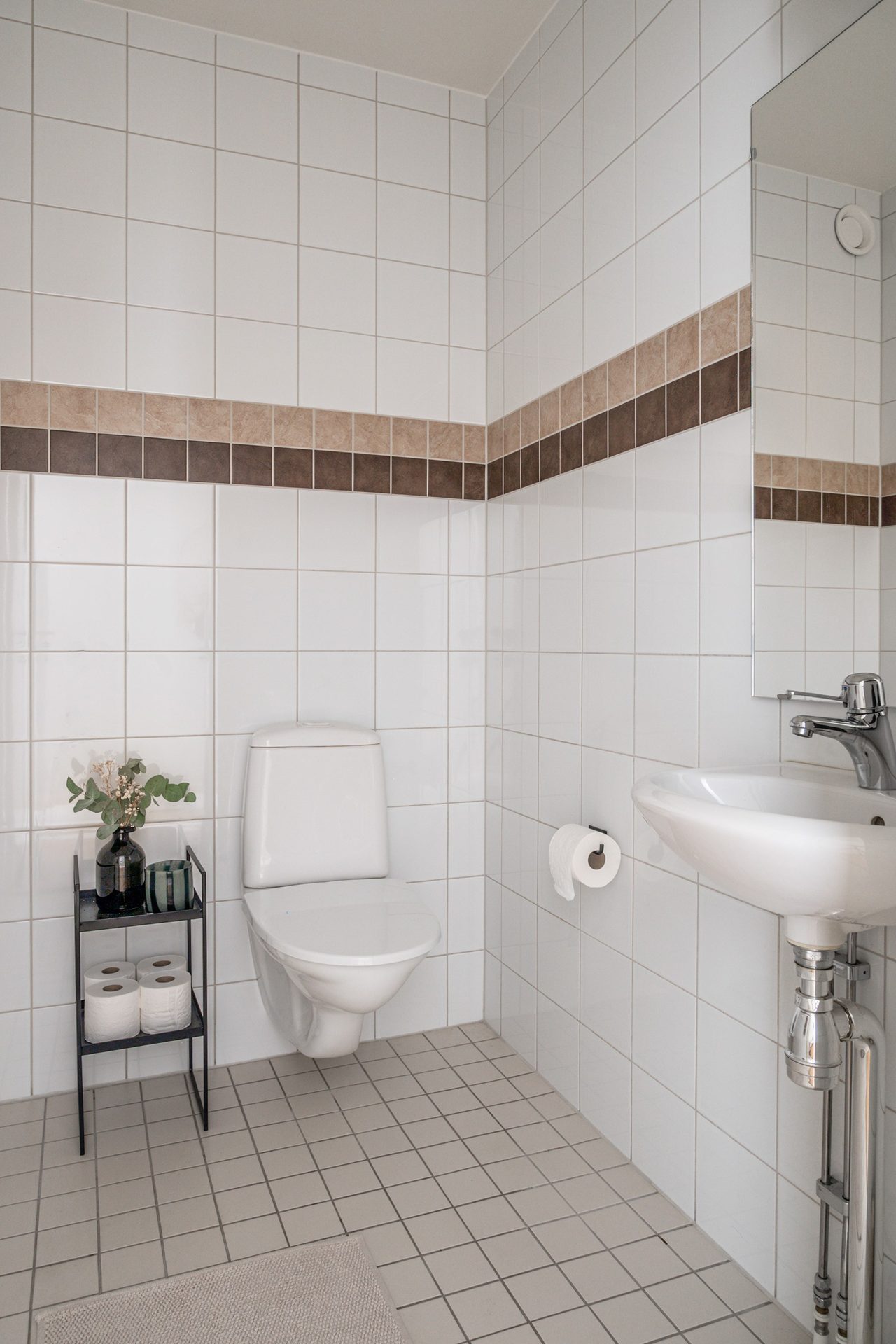 Praktisk separat wc som nås via hallen