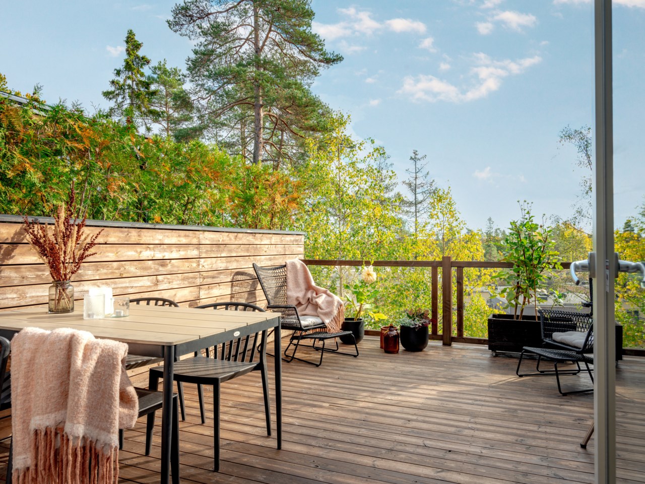Egen privat terrass i helt insynsskyddat läge