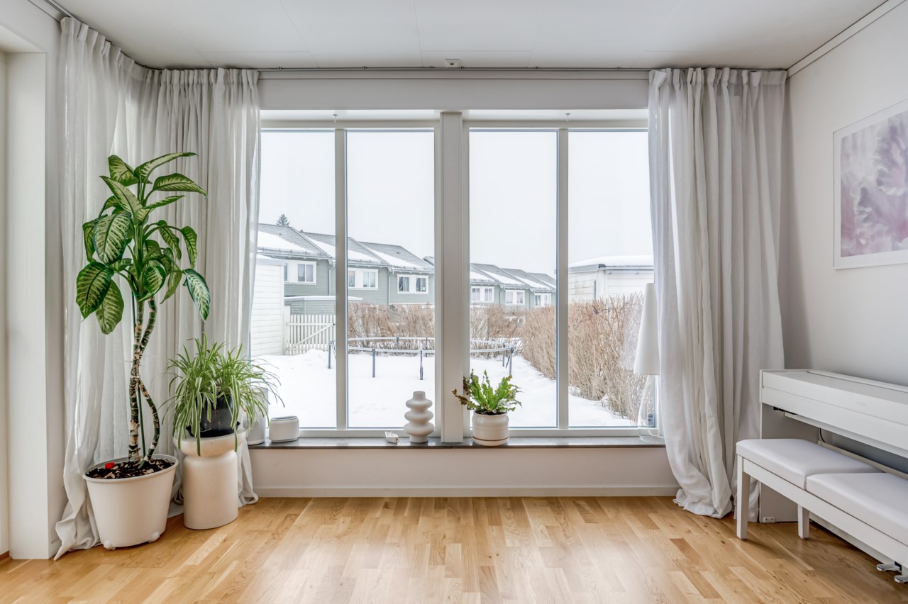 Härligt burspråk som släpper in rikligt med ljus
