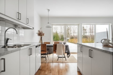 Sandavägen 10