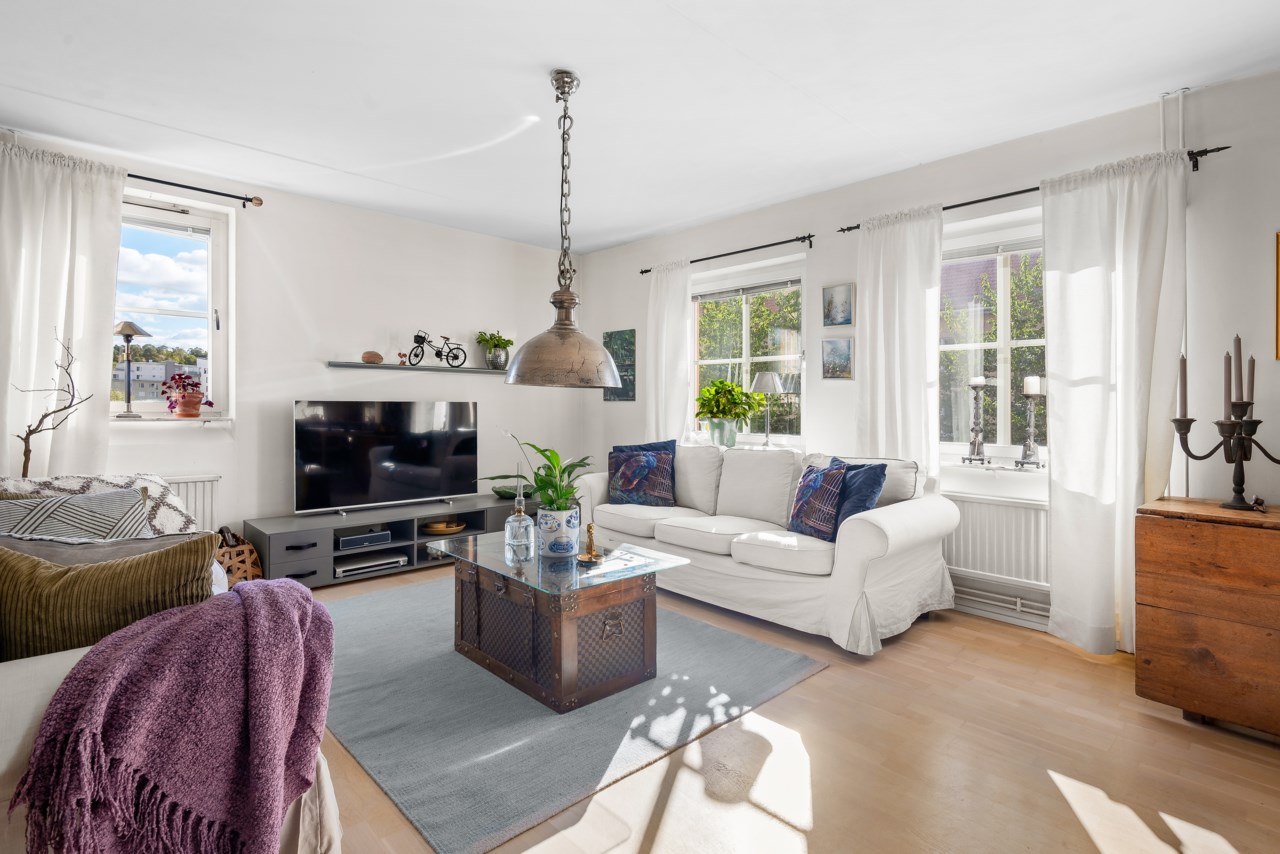 Mäster Simons Väg 12