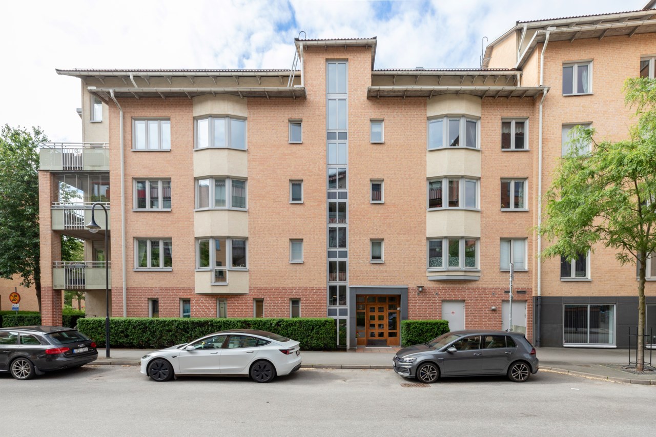 Brevduvegatan 2