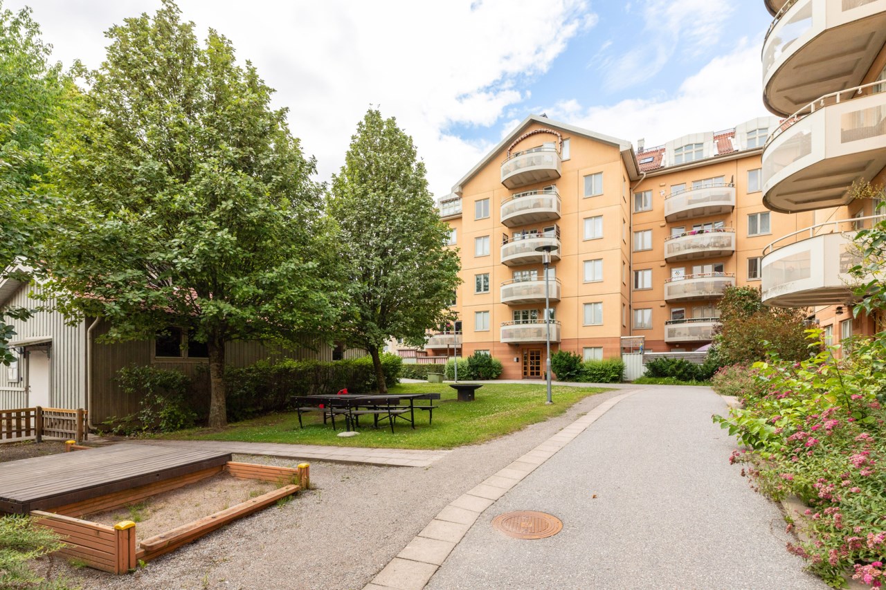 Mäster Simons väg 26