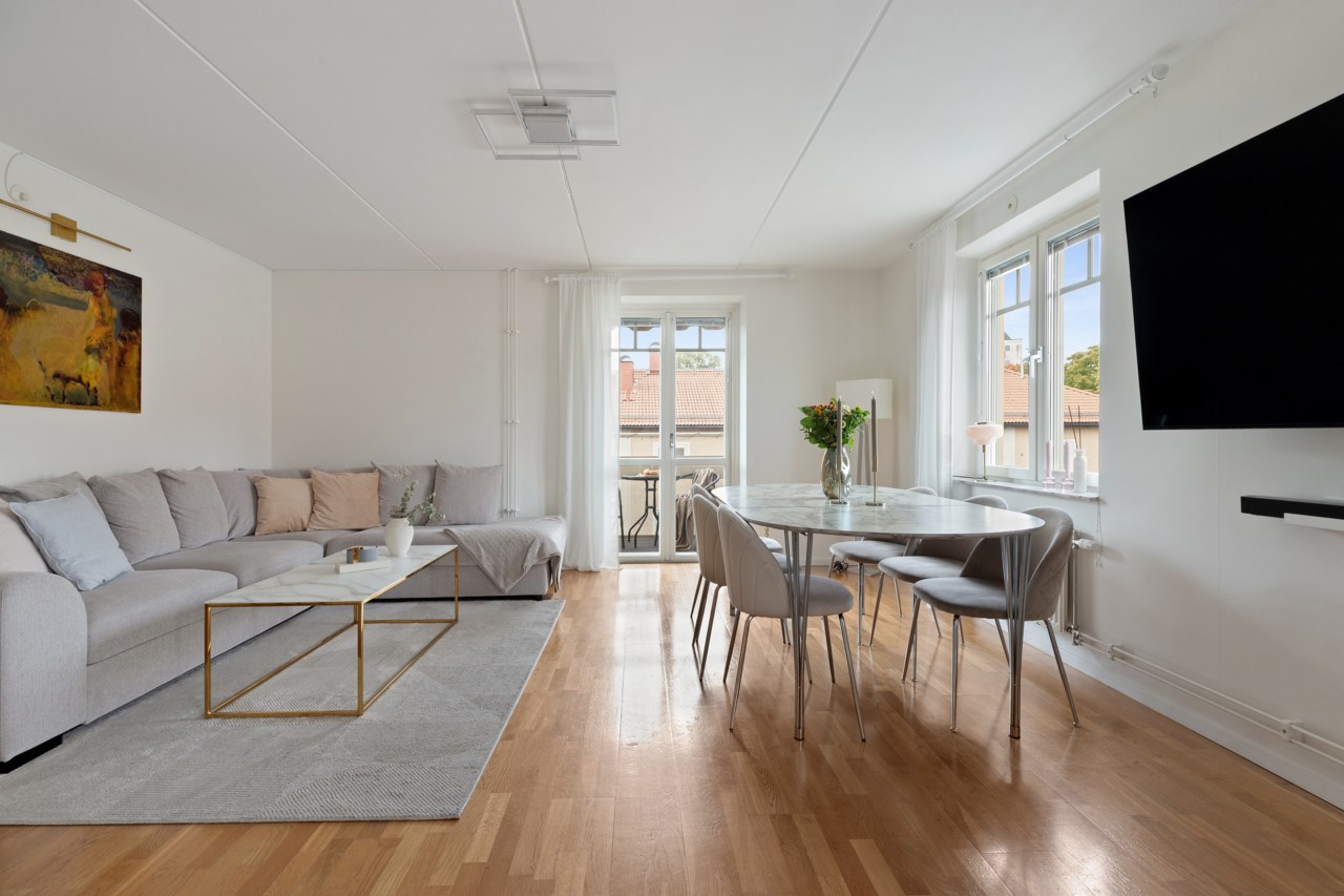 Mäster Simons väg 24