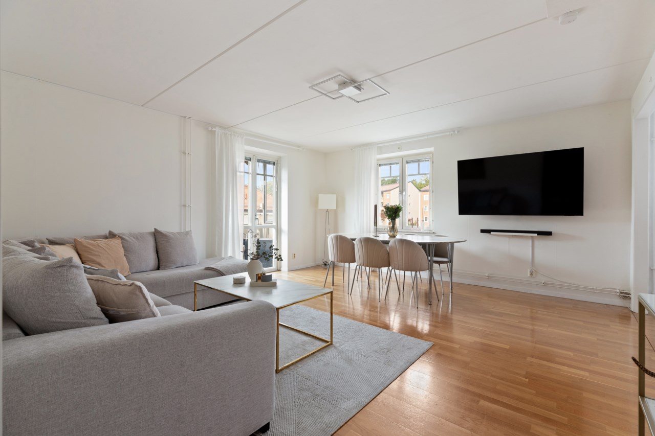 Mäster Simons väg 24