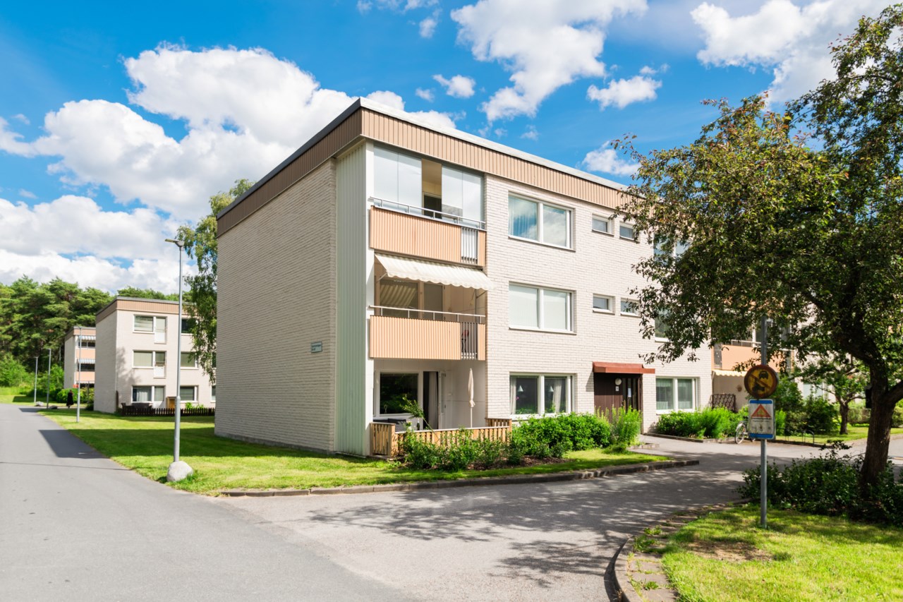 Hjortronvägen 75