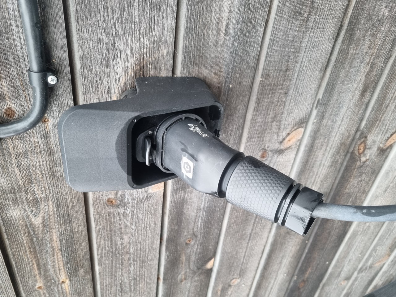 Car charging port