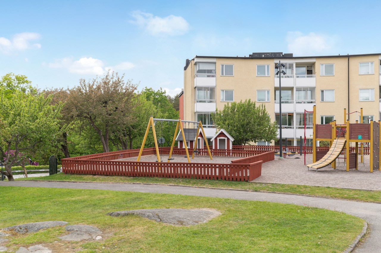 Lingvägen 215
