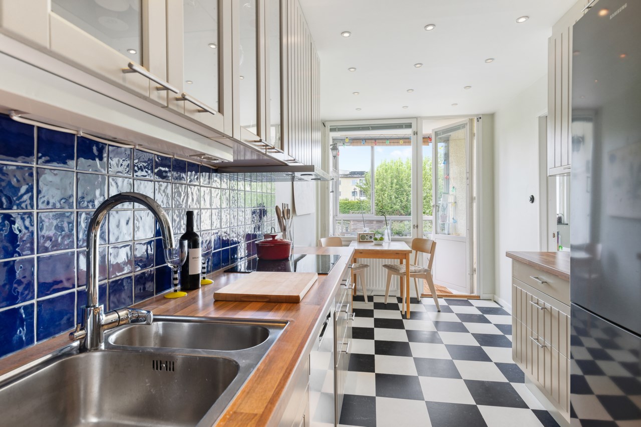 Lingvägen 215