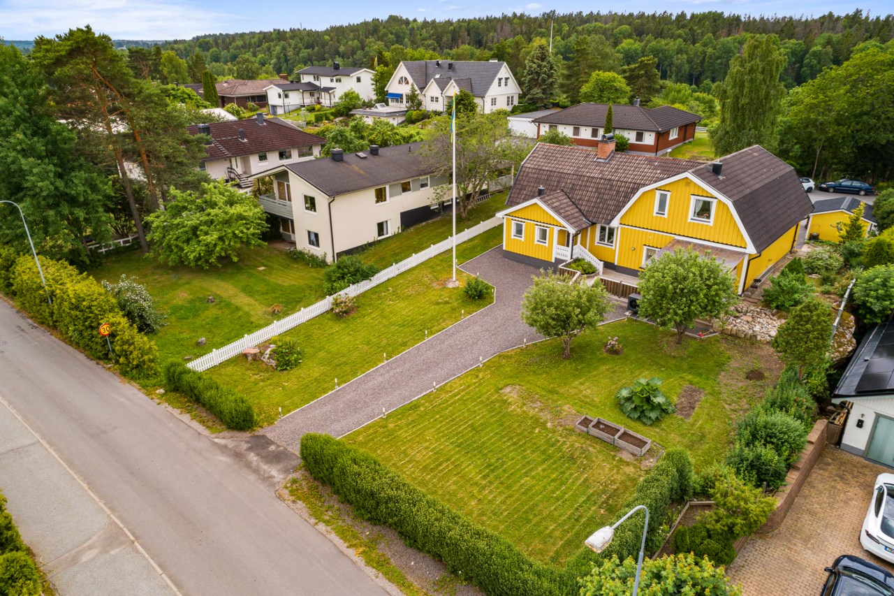 Klockargårdsvägen 3