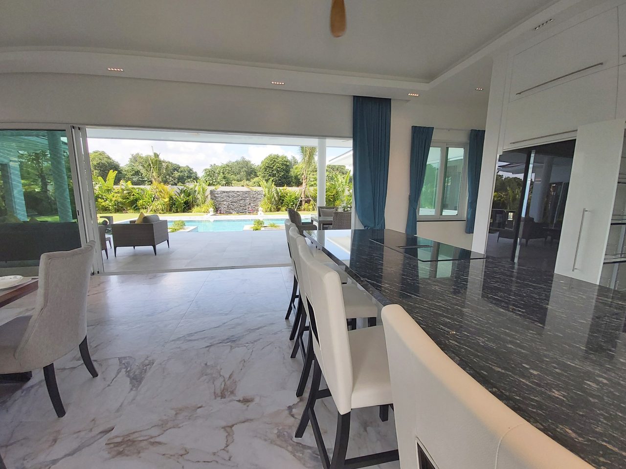 Palm Avenue 4