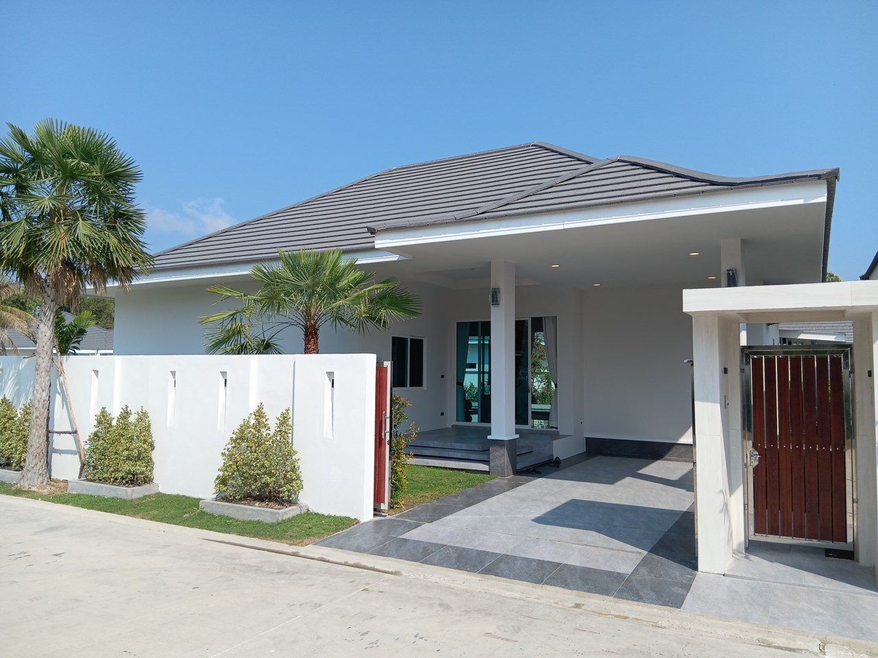 The Pyne Plus, Hua Hin