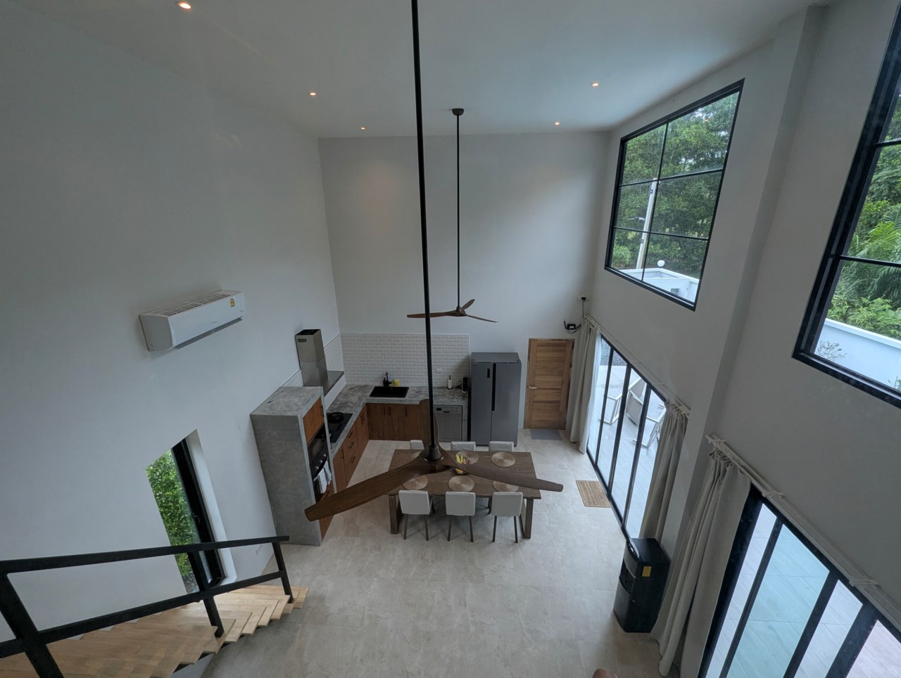 Backyard Villa 908