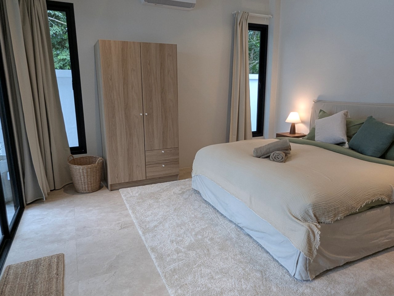 Backyard Villa 908