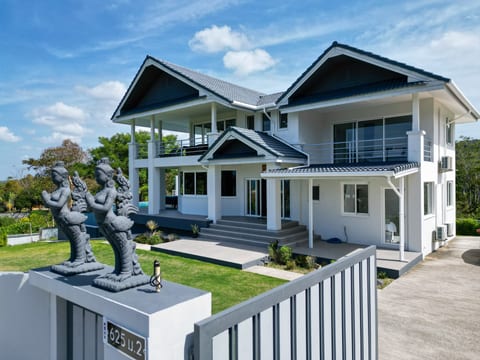 Klong Kong Hill Villa