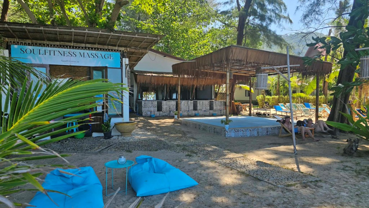 Hälsocenter med fantastiskt strandläge på Koh Lanta