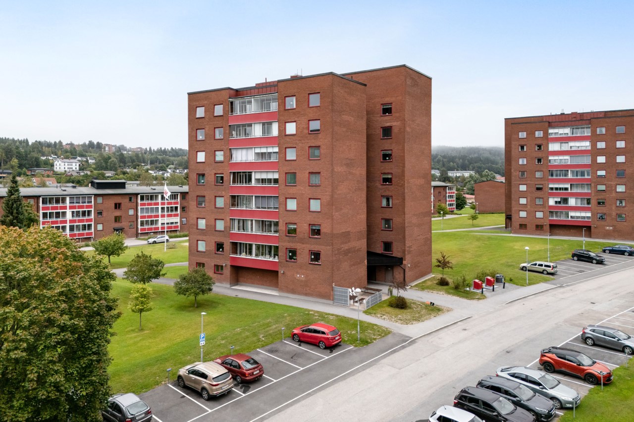 Västra Vägen 64
