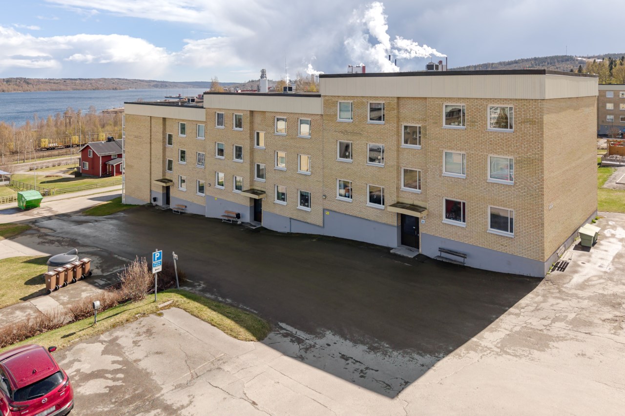Mellangatan 30