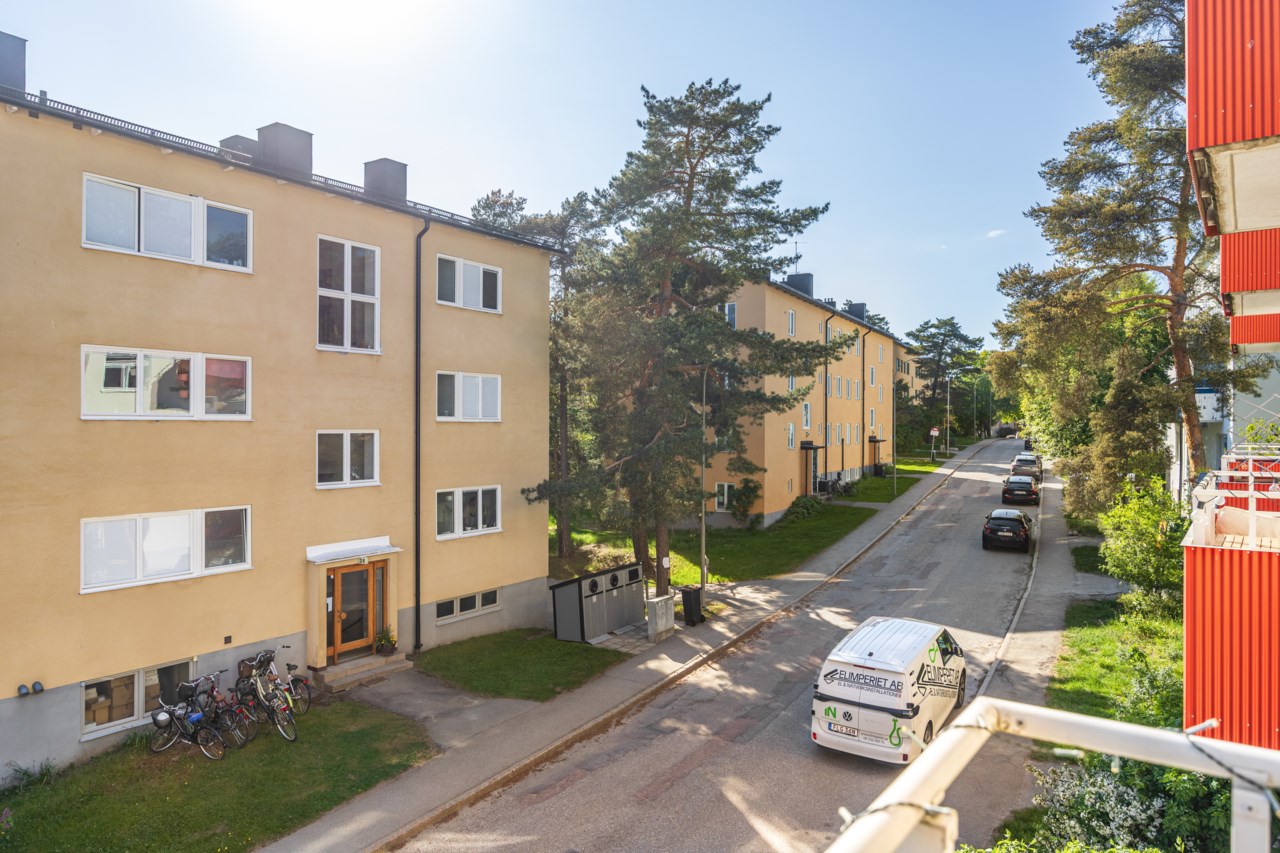 Hasselquistvägen 25