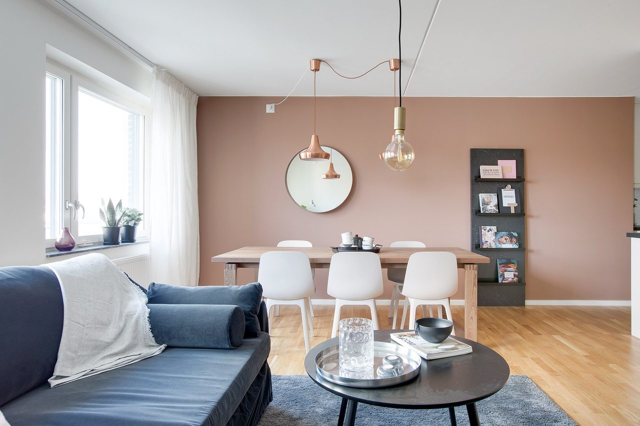 Bild från visningslägenhet med samma planlösning (spegelvänd)