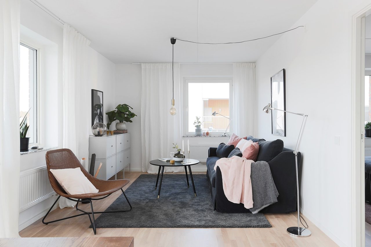 Bild från visningslägenhet med spegelvänd planlösning