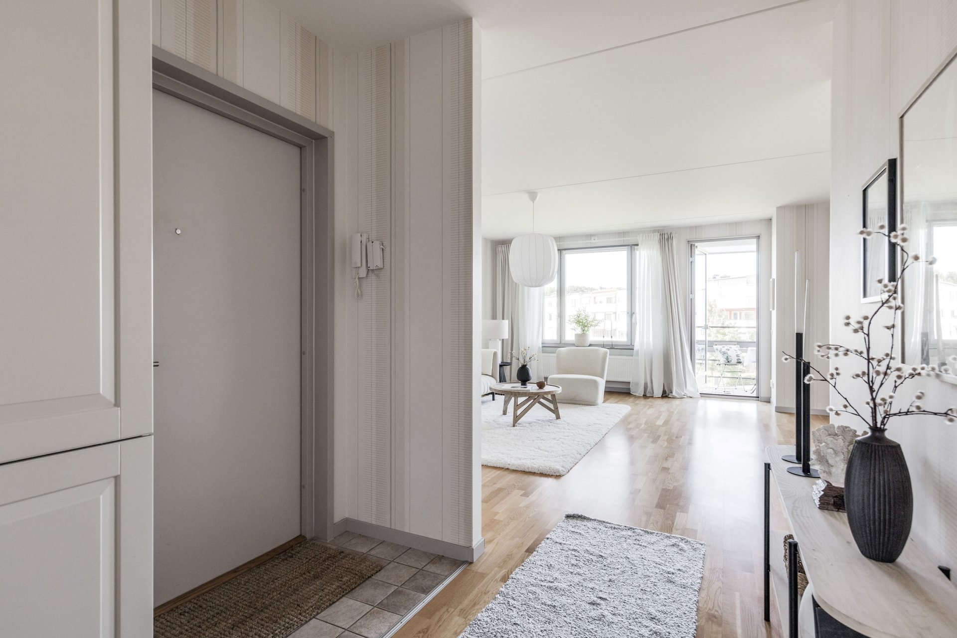 Bild 2 från Svenska Mäklarhuset