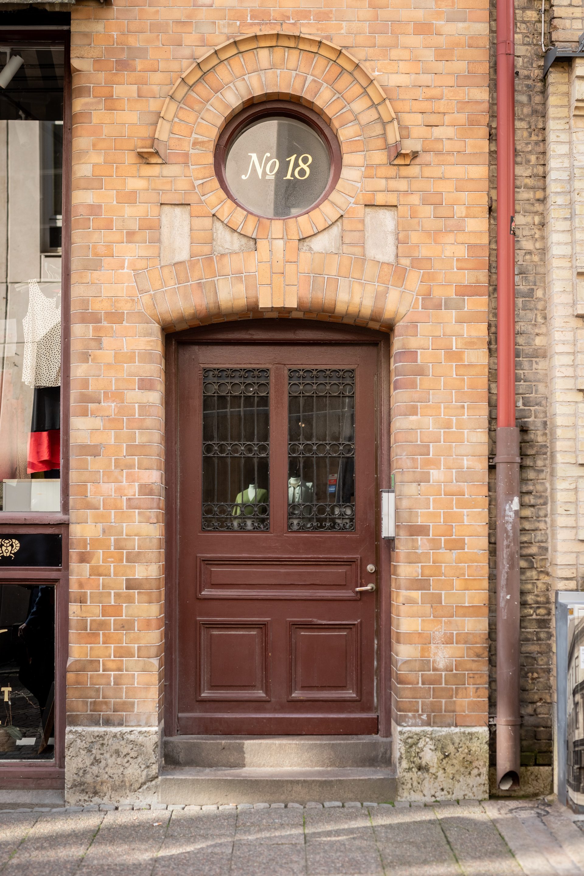 Södra Larmgatan arton