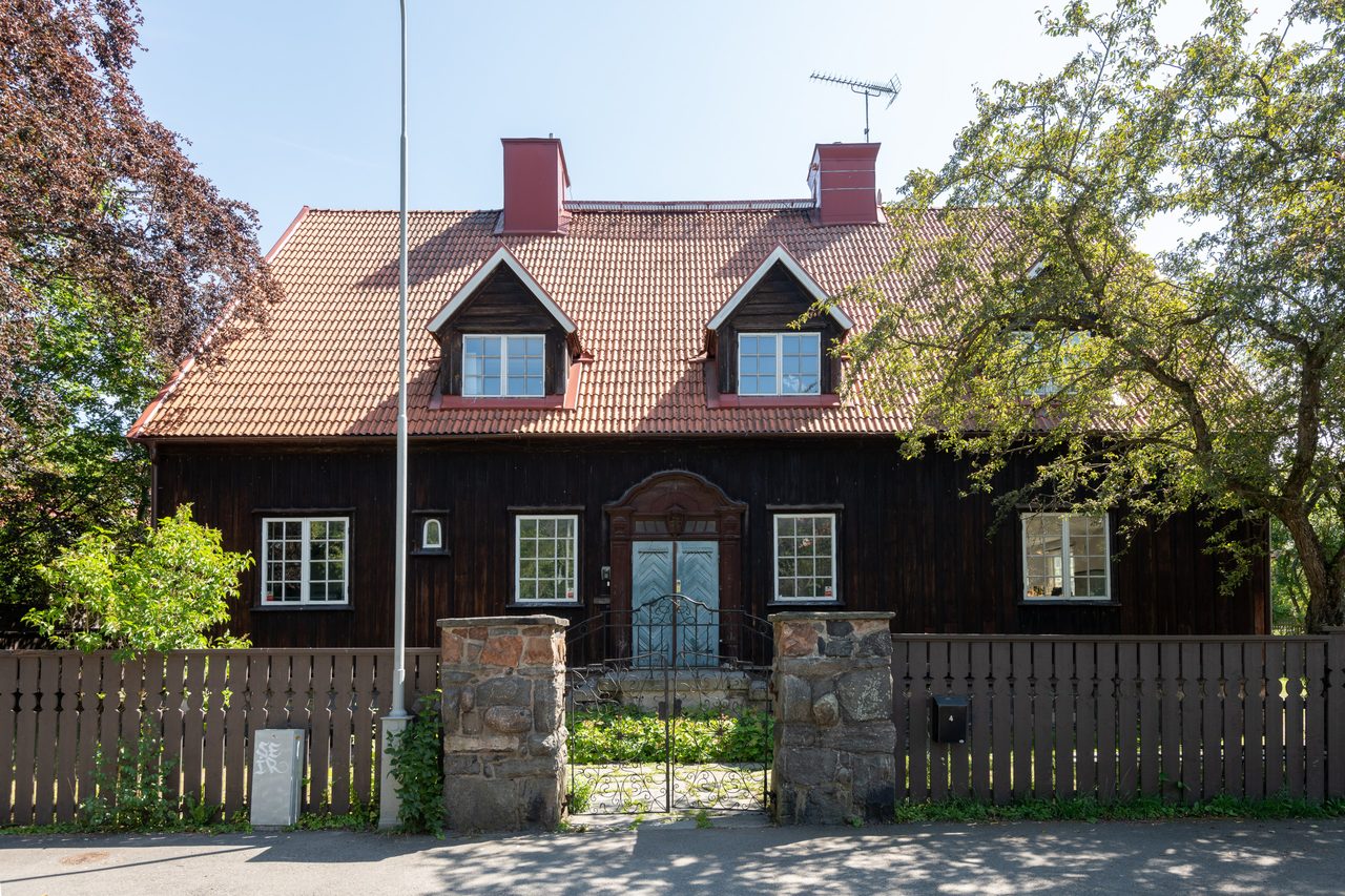 Apotekaregatan två
